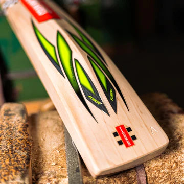 Gray Nicolls Fusion 2500 Cricket Bat - Short Blade Long Handle (Natural)